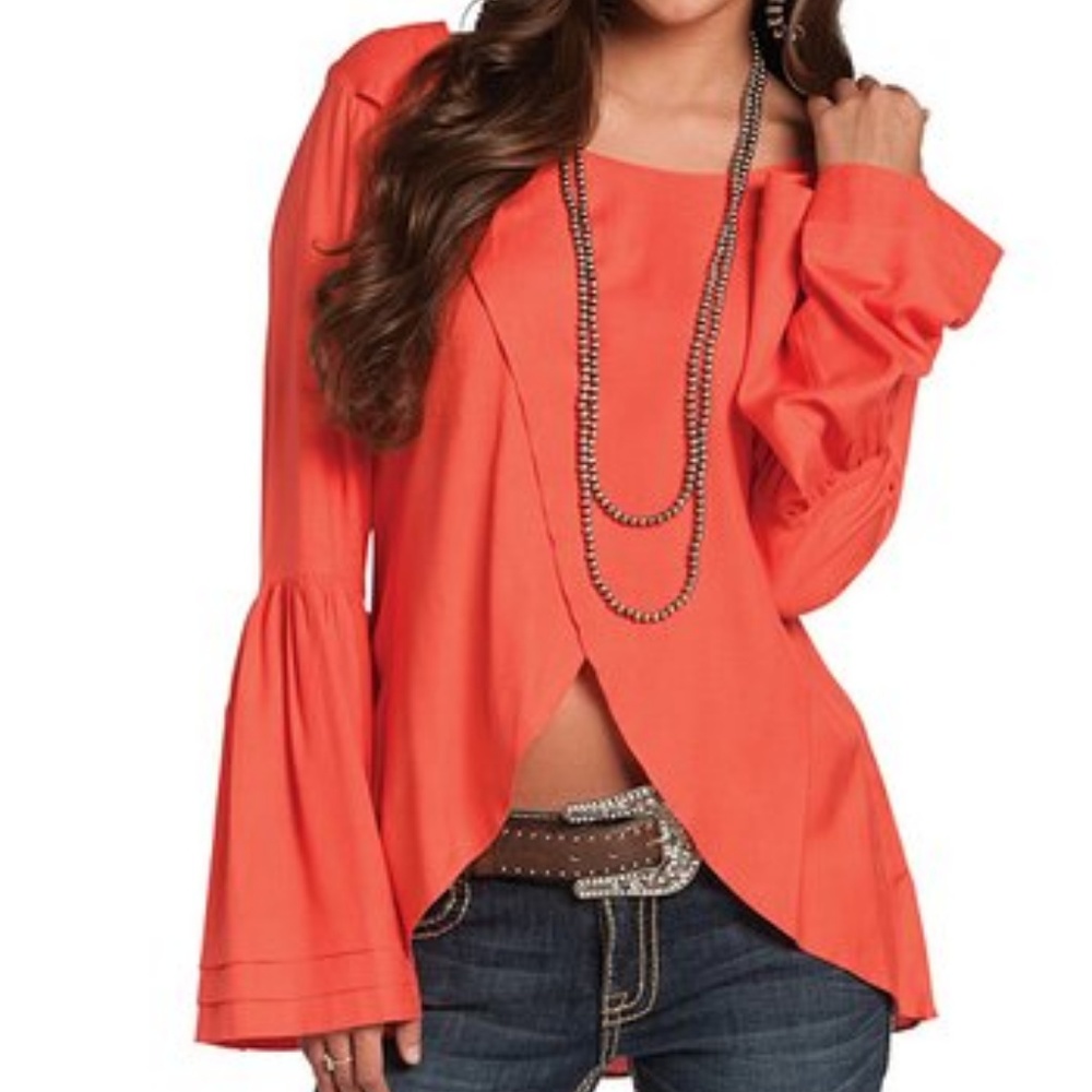 RU Apparel NWT Peach Tulip Hem Blouse with Flutter Sleeves